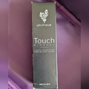 Younique Touch Mineral Liquid Foundation - Tulle
